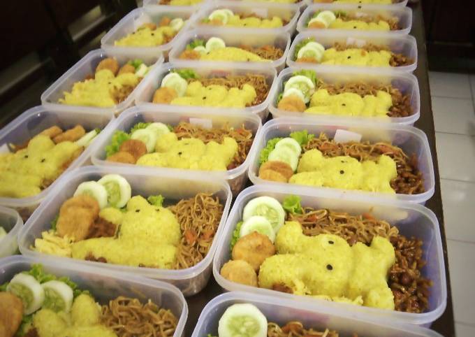  Resep Nasi Kuning Bento  karakter oleh azkafairuz 