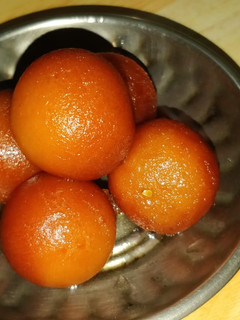 गुलाब जामुन (Gulab Jamun Recipe in Hindi) रेसिपी मुख्य फोटो