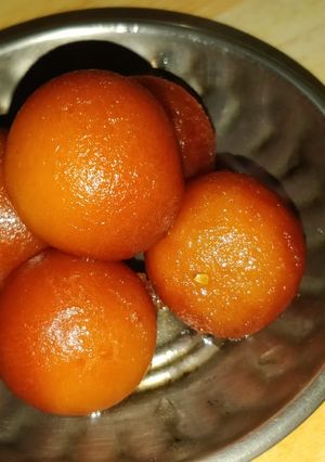 गुलाब जामुन (Gulab Jamun Recipe in Hindi) रेसिपी मुख्य फोटो