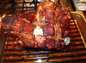 Una foto de Pernil Asado Jon