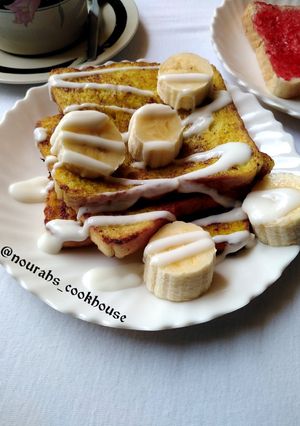 A picture of French Toast.