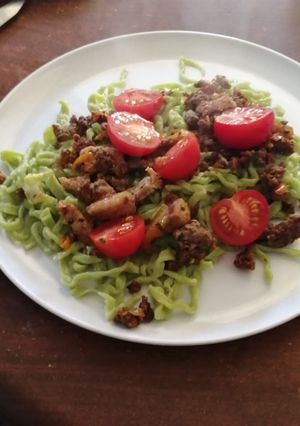 Una foto de Tallarines verdes con salsa de Martín