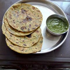 A picture of Methi thepla.