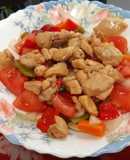 Ensalada de pollo macerado en salsa de soja
