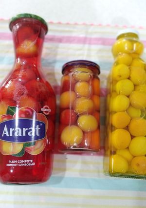 عکسی از دستور کمپوت زردآلو و آلوسیاه خونگی