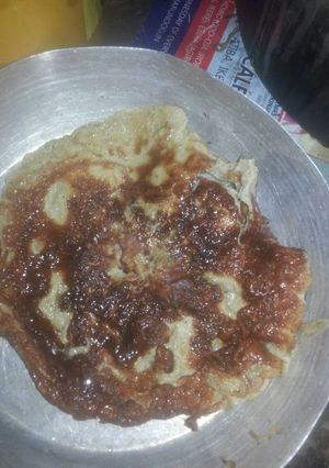 A picture of Raisin fried Egg.