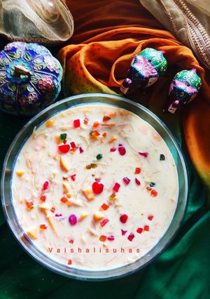 A picture of Fruit and Vermicelli Custard.