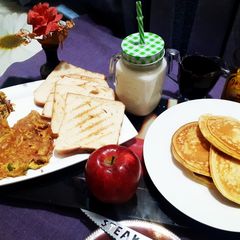 Healthy Break fast 🍎🥞🥛🍳 A picture of Healthy Break fast 🍎🥞🥛🍳.