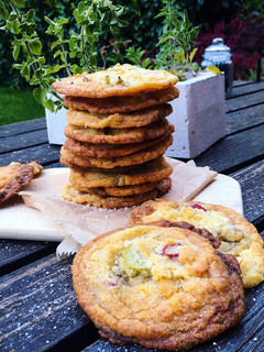Rhabarber White Chocolate Cookies Rezepthauptbild