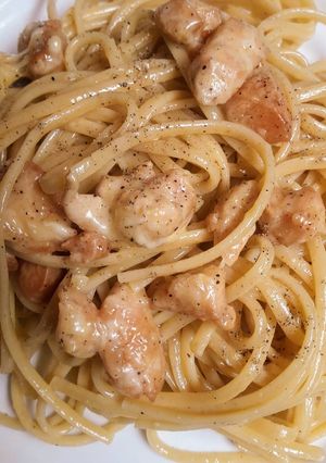 Una foto de Pasta a la Carbonara (mi versión)🇵🇪