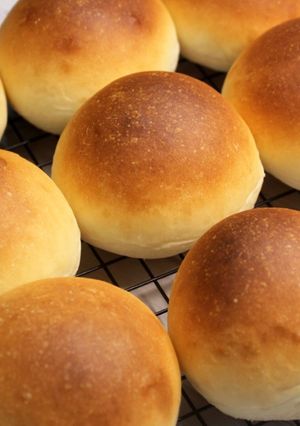 鬆軟餐包 基礎麵糰Soft dinner rolls 的食譜成品照片