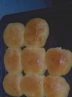 A picture of Breakfast plain buns.