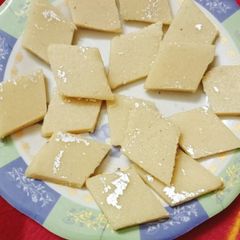 Kaju ki burfi A picture of Kaju ki burfi.