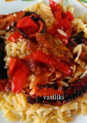 Φωτογραφία της συνταγής Χταπόδι με κριθαράκι φρέσκια ντομάτα και πιπεριά