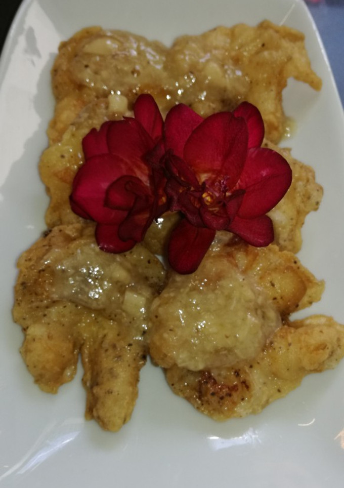 Una foto de Kokotxas de bacalao con salsa Santurce