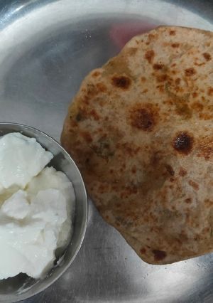मूली का पराठा (mooli ka paratha recipe in Hindi) रेसिपी मुख्य फोटो