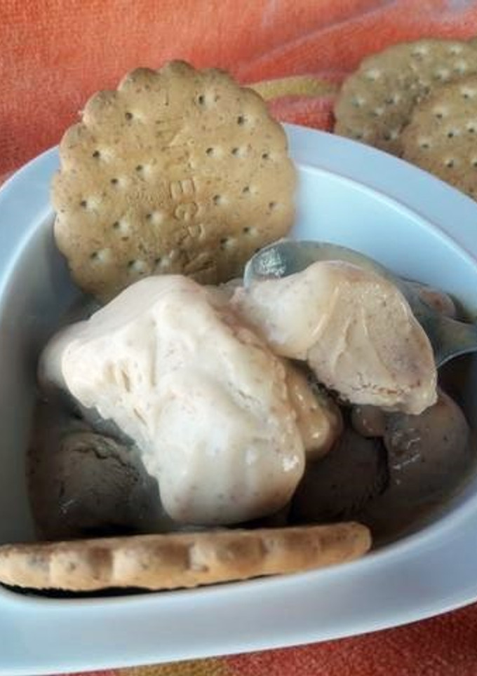 Una foto de Helado de galletas María