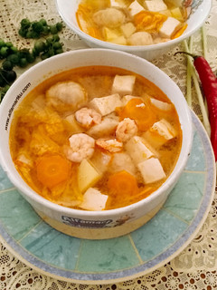 Foto resep Tom Yam Campur (Udang, bakso ikan, sayuran, dan tahu)