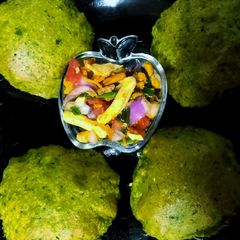 A picture of Methi puri.