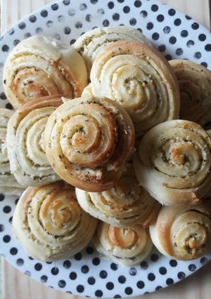 Una foto de Rollitos de queso y orégano😋