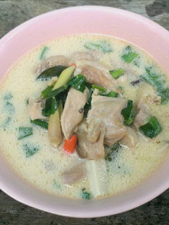 A picture of Chicken and Galangal Soup.
