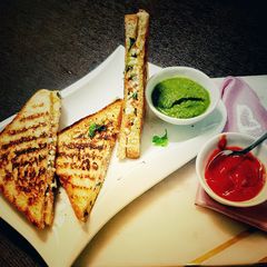 A picture of Grill paneer sandwich.
