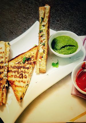 A picture of Grill paneer sandwich.