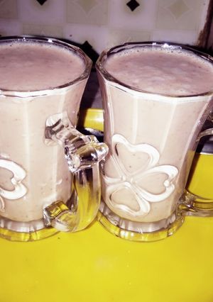 A picture of Dates pomegranate smoothie.