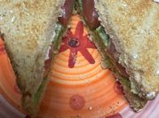 Una foto de pan molde sándwich