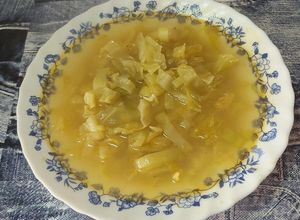 Foto principal de Sopa de puerro y berza o col