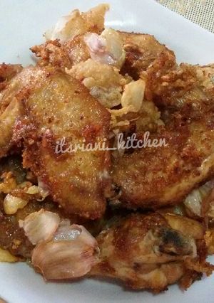 Foto resep Ayam Goreng Bawang Putih Khas Batam Indonesia