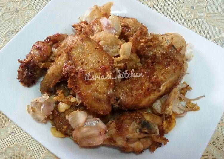 Ayam Goreng Bawang Putih Khas Batam Indonesia