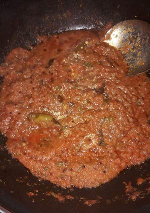A picture of Tomato chatni.