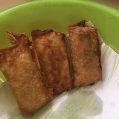 A picture of Lumpias.