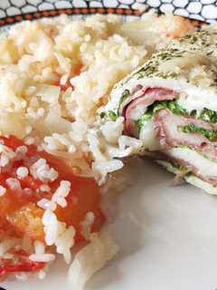 Una foto de Rollo de pollo con jamón y queso 🥪🍗🥓🧀