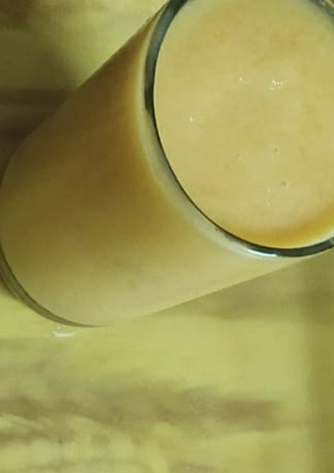 மாம்பழ மில்க் ஷேக் (Maambala milk shake recipe in tamil) செய்முறை முக்கிய புகைப்படம்