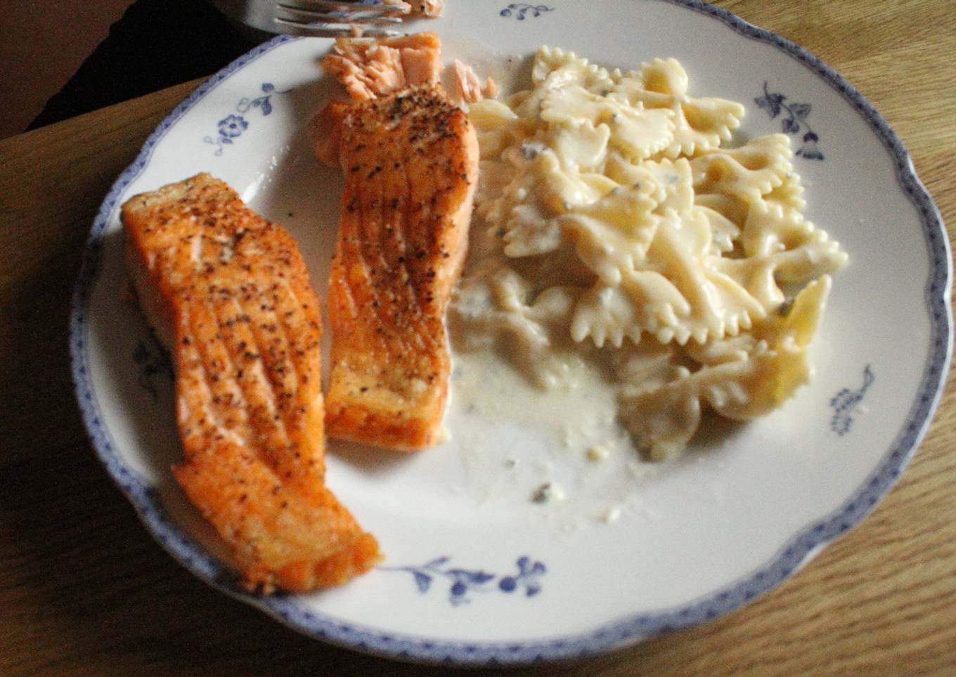 Miercolizado de: salmón y roqueforteado y del moño