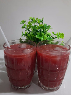 તરબુચ નો જ્યુસ (Watermelon Juice Recipe In Gujarati) રેસીપી મુખ્ય ફોટો