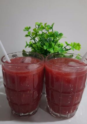 તરબુચ નો જ્યુસ (Watermelon Juice Recipe In Gujarati) રેસીપી મુખ્ય ફોટો