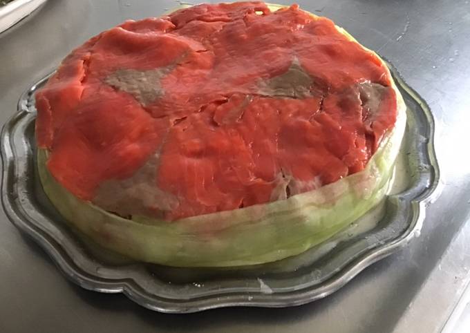 Tartare de melon tomates concombre feta et saumon fumé façon gâteau