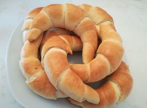 Tejes kifli kelesztés nélkül recept fotója