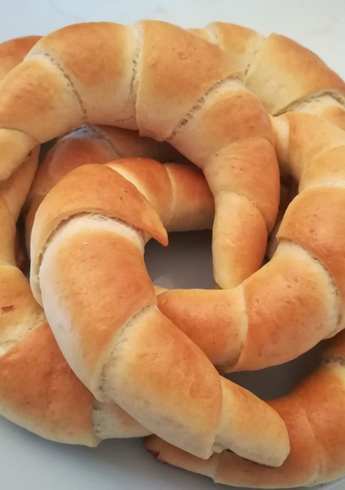 Tejes kifli kelesztés nélkül recept fotója