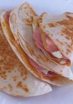 Una foto de Quesadillas enchipotladas