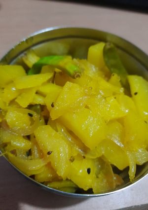 আলুর চচ্চড়ি(Aloor chorchori recipe in Bengali) রেসিপির প্রধান ছবি