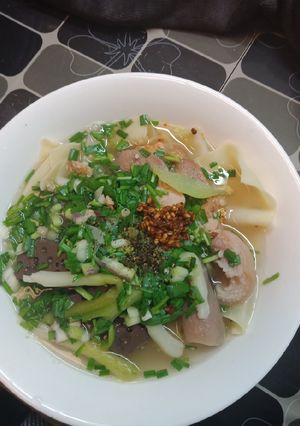 Hình của món Mì thánh xá xíu.