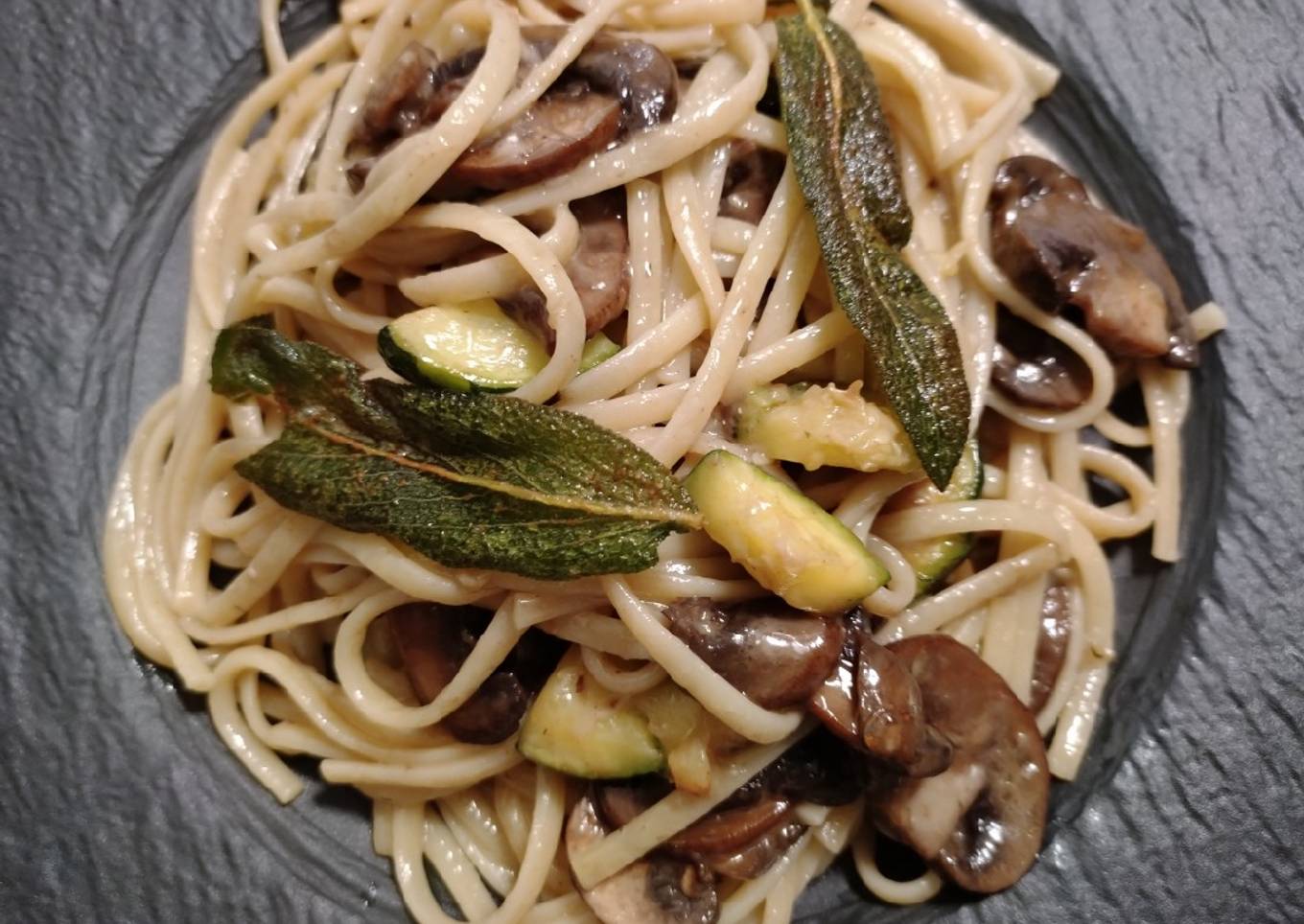 Mushroom linguine with zucchini and sage