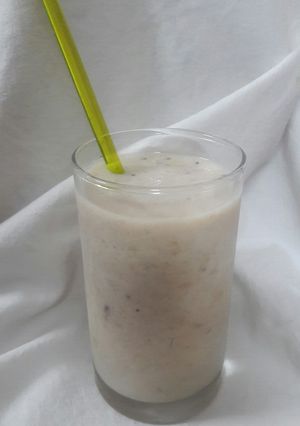 বানানা মিল্কশেক রেসিপির প্রধান ছবি