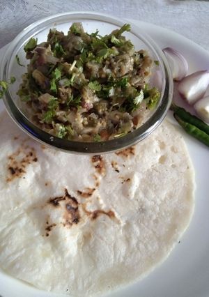 खान्देशी भरीत (bharit recipe in marathi) रेसिपी चे मुख्य फोटो 