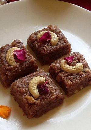 A picture of Dodha burfi.