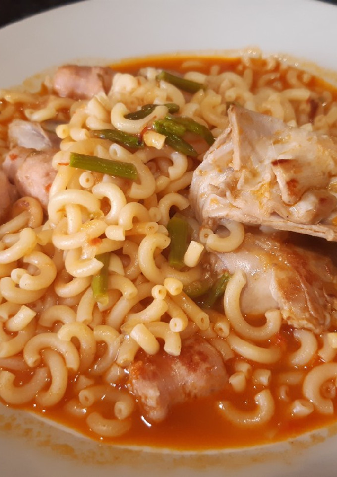 Una foto de Fideos guisados con conejo